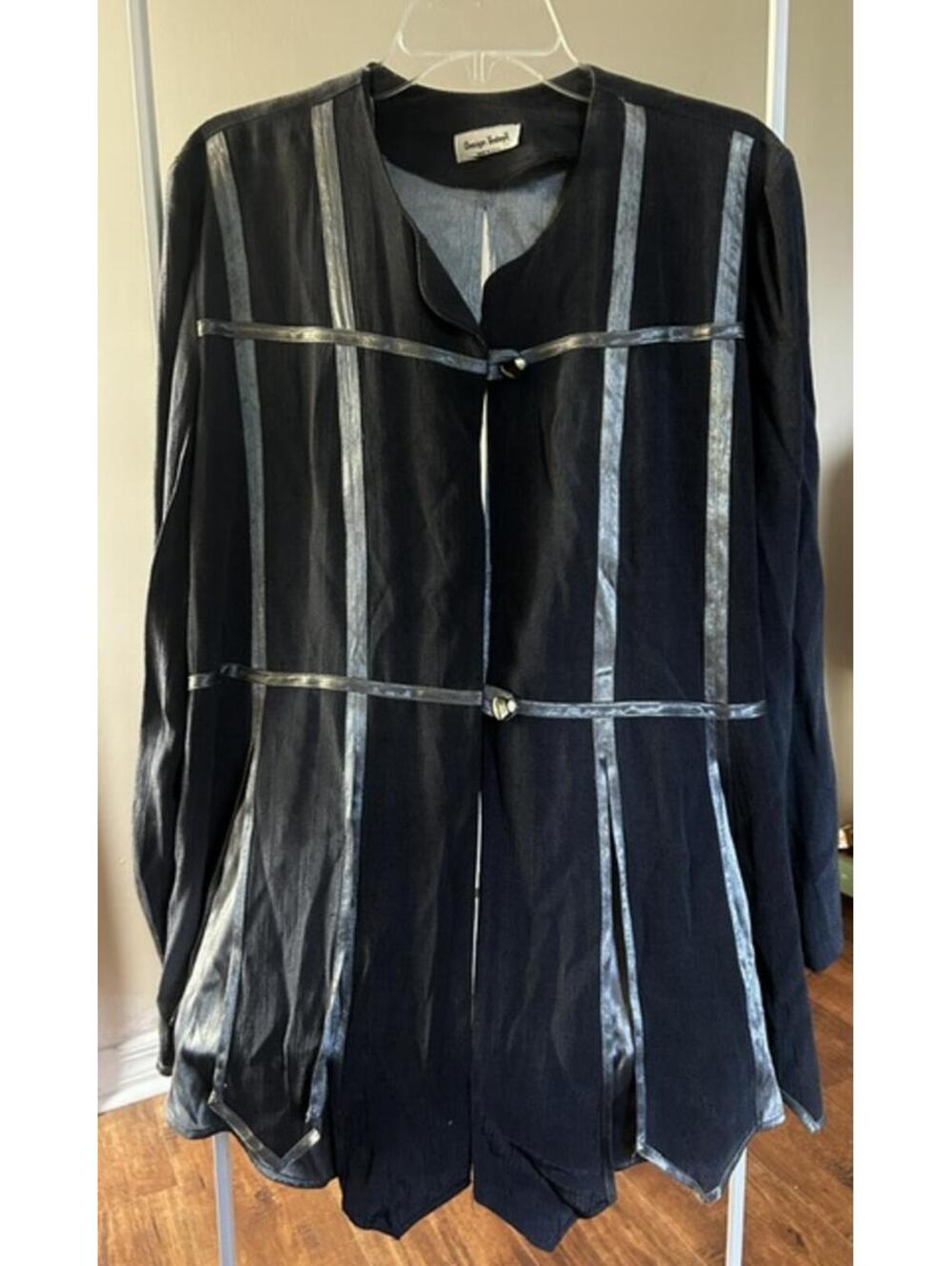 Vtg Design Today's Black Long Sleeve Silver Striped Made USA
